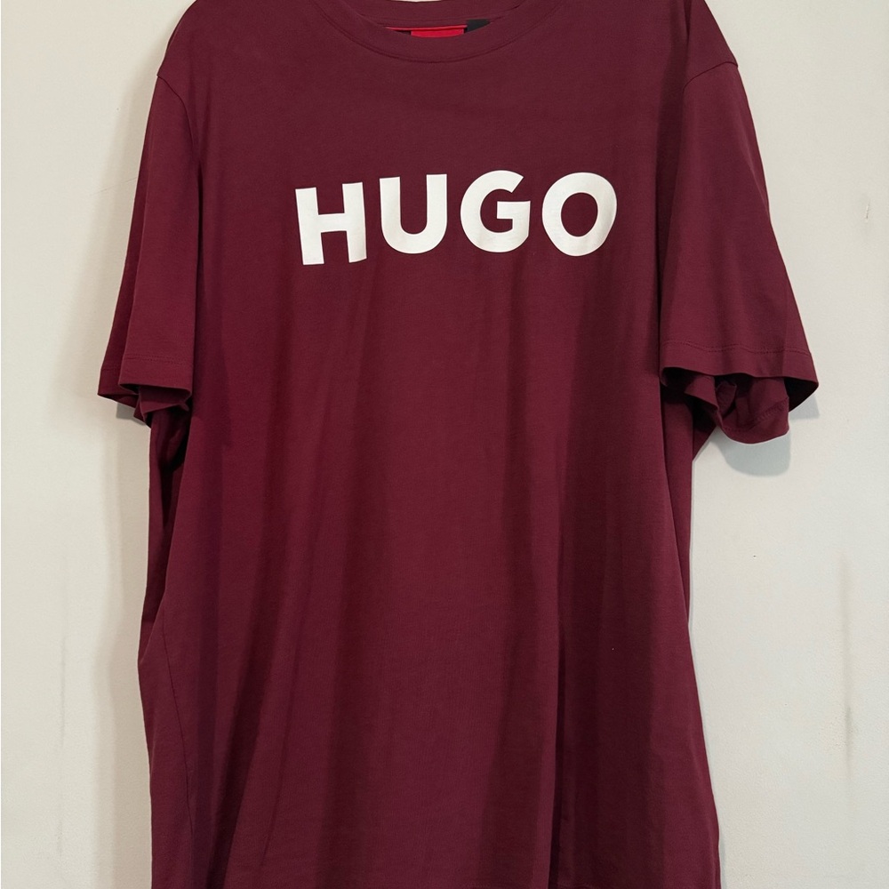 HUGO Men's Burgundy T-Shirt